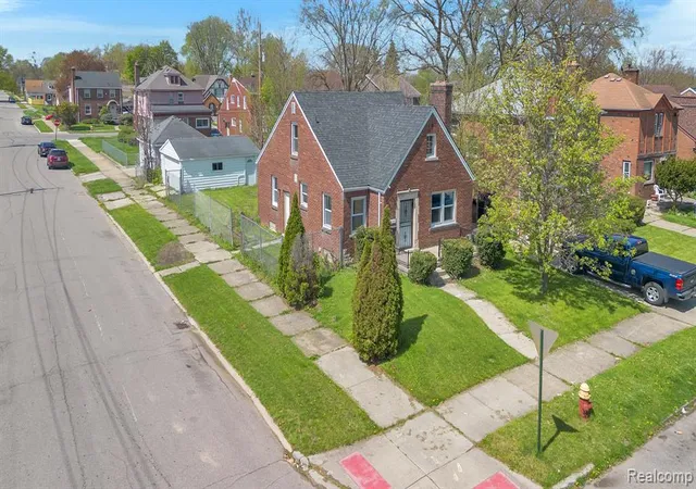 3rd image of 5903 Somerset Ave, Detroit, MI 48224 | MLS# 60992366