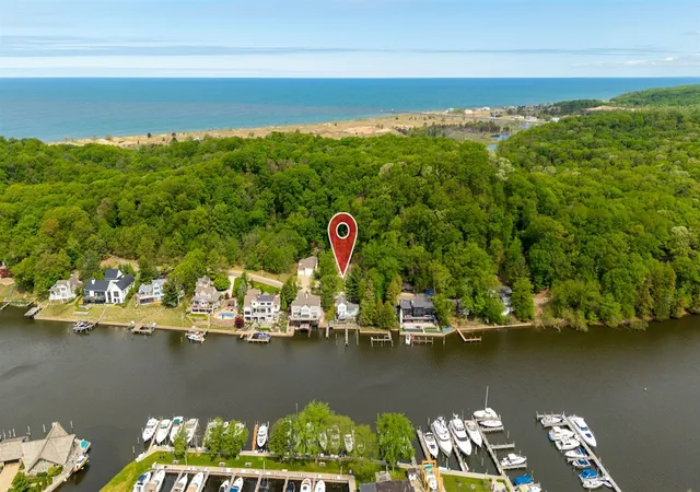 Homes for sale in Saugatuck, MI | 1005 Park St, Saugatuck, MI 49453 | MLS# 70514693
