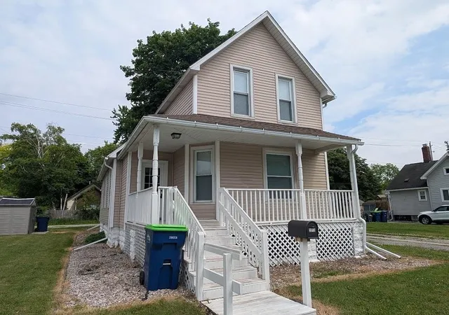 Homes for sale in Bay City, MI | 2213 Broadway St, Bay City, MI 48708 | MLS# 50210992