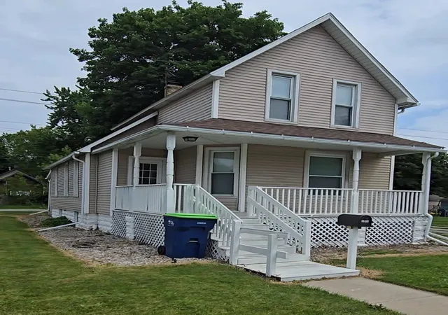 Homes for sale in Bay City, MI | 2213 Broadway St, Bay City, MI 48708 | MLS# 50210992