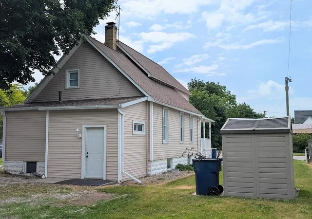 Homes for sale in Bay City, MI | 2213 Broadway St, Bay City, MI 48708 | MLS# 50210992