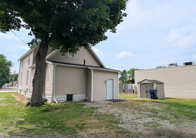 Homes for sale in Bay City, MI | 2213 Broadway St, Bay City, MI 48708 | MLS# 50210992
