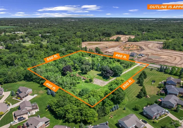 3rd image of 27487 Pontiac Trl, South Lyon, MI 48178 | MLS# 70453610