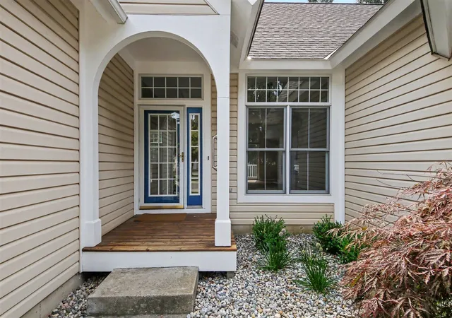 Listing Photo 3 - Condo for sale in building located at 982 Sunflower Ct, Holland, MI 49424 - Unit #19