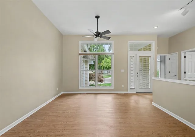 Listing Photo 4 - Condo for sale in building located at 982 Sunflower Ct, Holland, MI 49424 - Unit #19