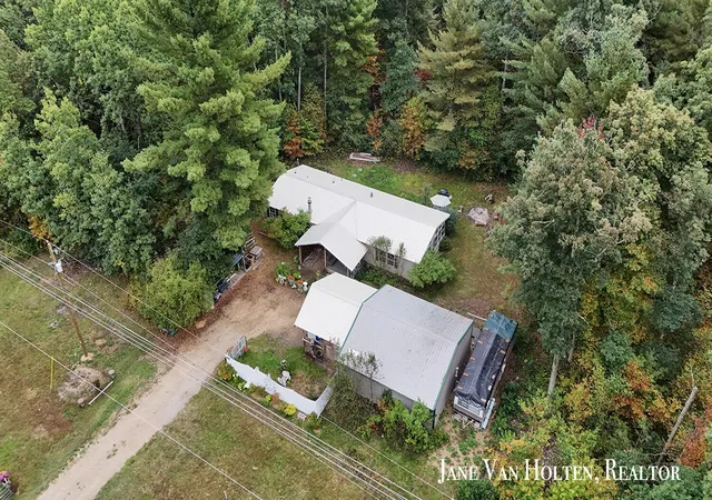 Homes for sale in Howard City, MI | 20449 W Gates Rd, Howard City, MI 49329 | MLS# 70497812