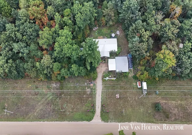 Homes for sale in Howard City, MI | 20449 W Gates Rd, Howard City, MI 49329 | MLS# 70497812