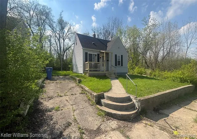 Photo 2 of Single family home for sale at 2118 Harriet St, Inkster, MI 48141 1683 | MLS# 60995388 | Listing updated on 2026-08-27