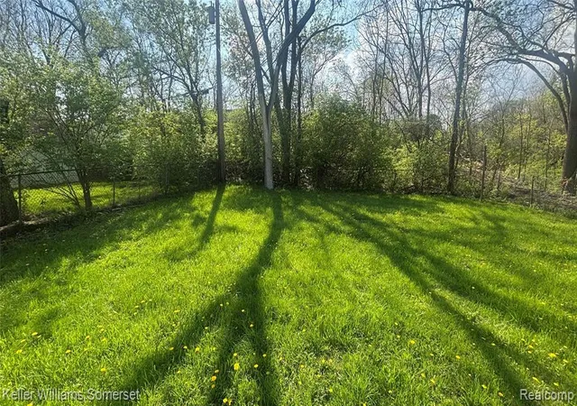 Photo 3 of Single family home for sale at 2118 Harriet St, Inkster, MI 48141 1683 | MLS# 60995388 | Listing updated on 2026-08-27