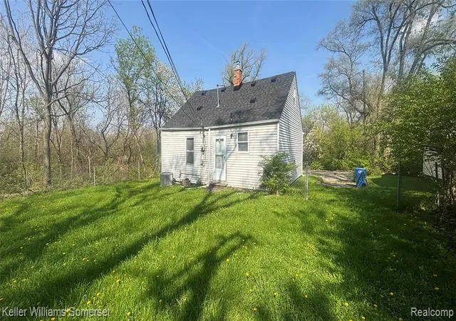 Photo 4 of Single family home for sale at 2118 Harriet St, Inkster, MI 48141 1683 | MLS# 60995388 | Listing updated on 2026-08-27
