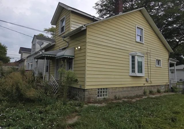 Photo 4 of Single family home for sale at 1404 Grant Ave, Lincoln Park, MI 48146 | MLS# 50219821 | Listing updated on 2026-09-16