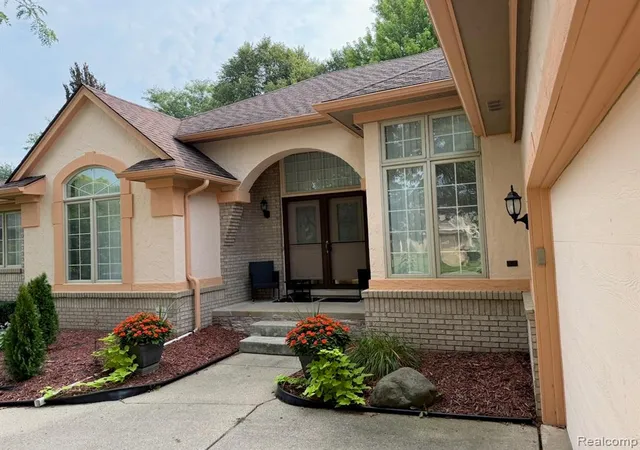 Photo 3 of Single family home for sale at 48280 Elmwood Dr, Shelby Township, MI 48315 | MLS# 60997528 | Listing updated on 2026-08-23