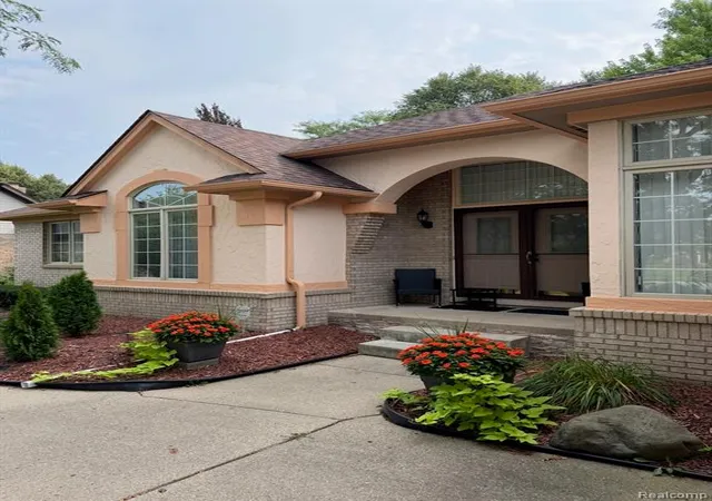 Photo 4 of Single family home for sale at 48280 Elmwood Dr, Shelby Township, MI 48315 | MLS# 60997528 | Listing updated on 2026-08-23