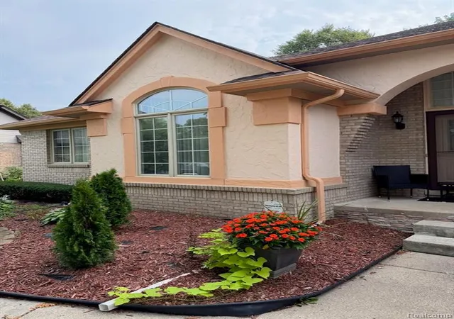 Photo 5 of Single family home for sale at 48280 Elmwood Dr, Shelby Township, MI 48315 | MLS# 60997528 | Listing updated on 2026-08-23