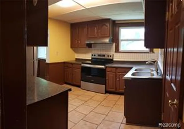 Homes for sale in Lansing, MI | 333 N Foster Ave, Lansing, MI 48912 | MLS# 61002649