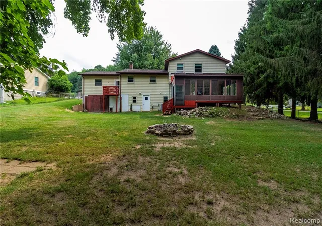 2nd image of 2421 Judy Conn Dr, Lapeer, MI 48446 | MLS# 61021816
