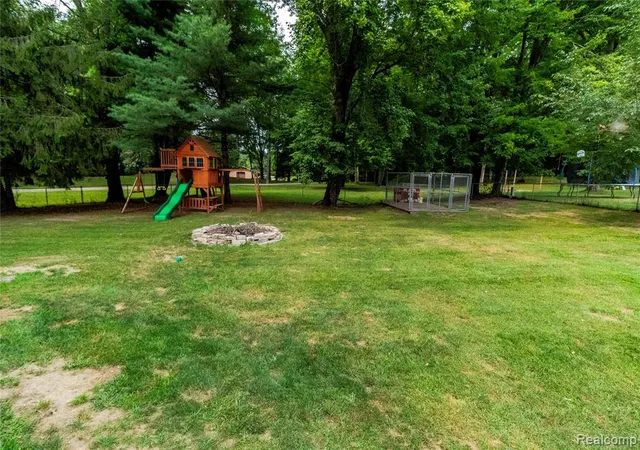 3rd image of 2421 Judy Conn Dr, Lapeer, MI 48446 | MLS# 61021816