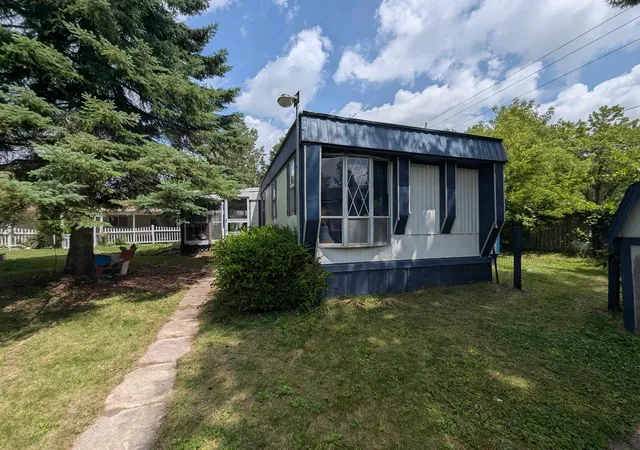 Homes for sale in Standish, MI | 3525 East City Limits Rd, Standish, MI 48658 | MLS# 80070508
