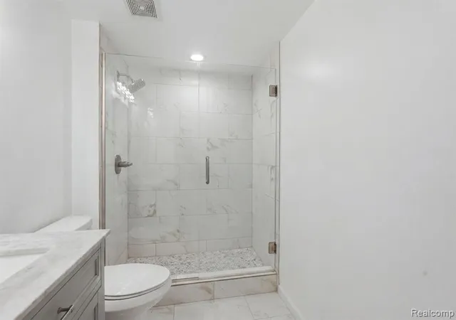 3rd image of 3320 Spinnaker Ln #7A, Detroit, MI 48207 | MLS# 61008196