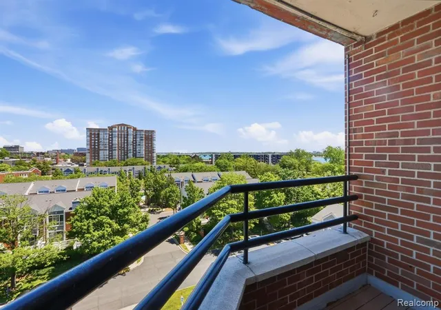 4th image of 3320 Spinnaker Ln #7A, Detroit, MI 48207 | MLS# 61008196
