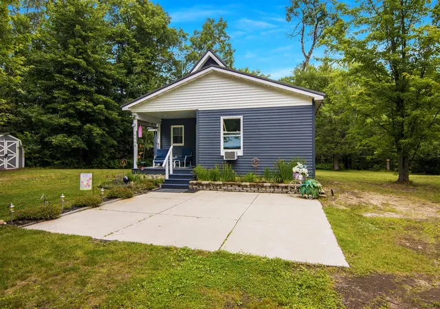 3rd image of 16088 Bentley Rd, Thompsonville, MI 49683 | MLS# 70544885