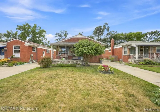 Photo 1 of Single family home for sale at 24371 Currier St, Dearborn Heights, MI 48125 1845 | MLS# 61021669 | Listing updated on 2026-09-18