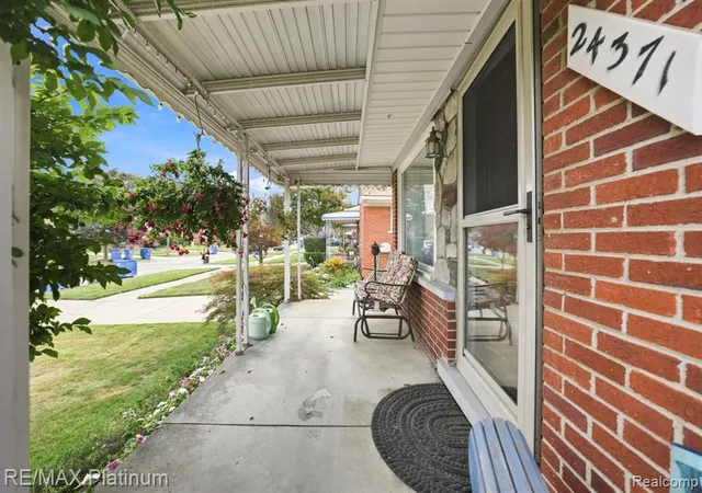 Photo 3 of Single family home for sale at 24371 Currier St, Dearborn Heights, MI 48125 1845 | MLS# 61021669 | Listing updated on 2026-09-18