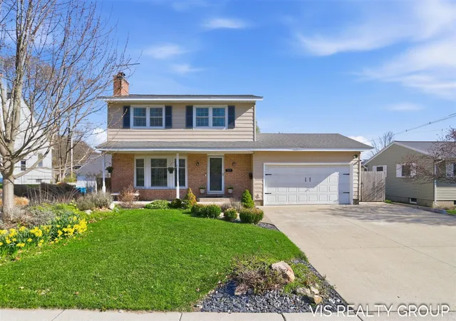 1st image of 317 Grand Ave, Grand Haven, MI 49417 | MLS# 70527359