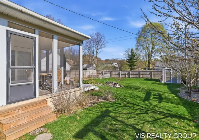4th image of 317 Grand Ave, Grand Haven, MI 49417 | MLS# 70527359