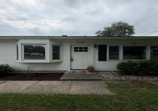 2nd image of 704 Garwood St, Mount Pleasant, MI 48858 | MLS# 50215800