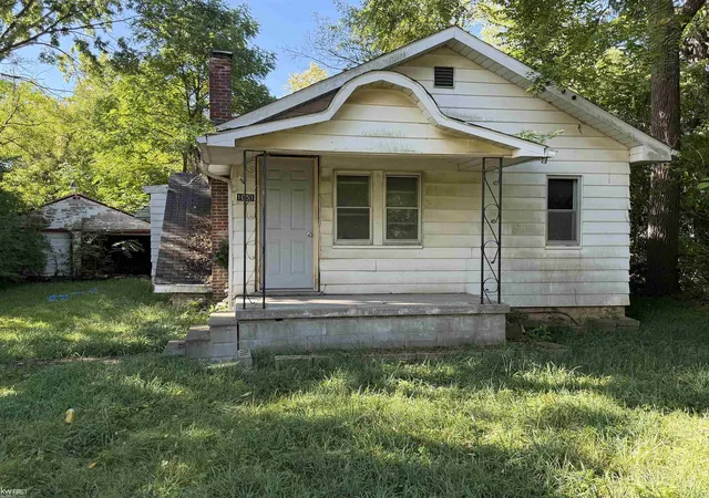 Photo 3 of Single family home for sale at 1051 W Yale Ave, Flint, MI 48505 | MLS# 50219835 | Listing updated on 2026-09-16