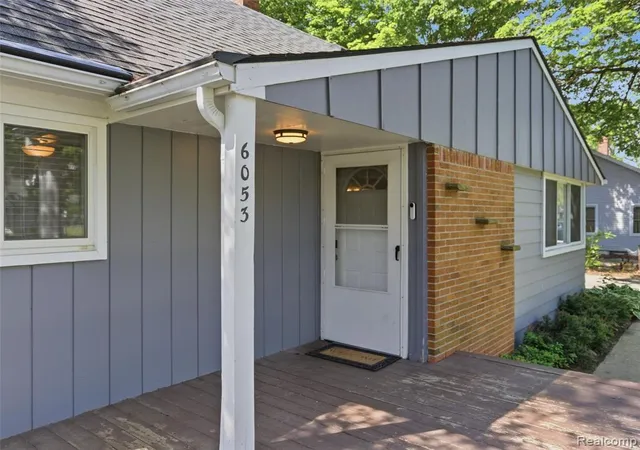Photo 4 of Single Family Residence at 6053 Van Syckle Ave, Waterford, MI 48329 | MLS# 60996259 | | Sold on 2026-06-29