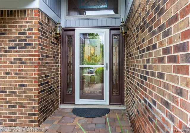 4th image of 6241 Smithfield Dr, Troy, MI 48085 | MLS# 61004065