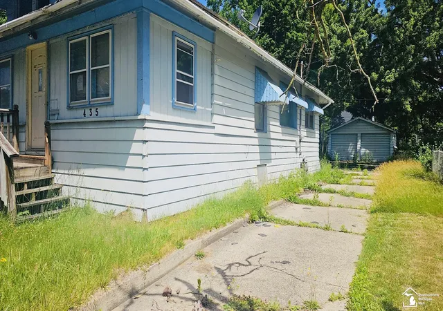 2nd image of 435 Emmett E St, Battle Creek, MI 49017 | MLS# 50215444