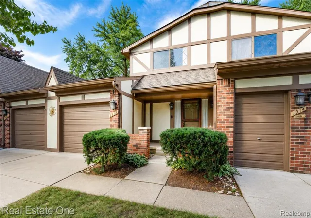 Photo 3 of Condo for sale at 1918 Allenway Ct #110, Rochester, MI 48309 3313 | MLS# 61024996 | Listing updated on 2026-09-06