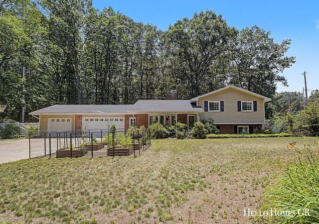 Homes for sale in Holland, MI | 16680 Quincy St, Holland, MI 49424 | MLS# 70543325