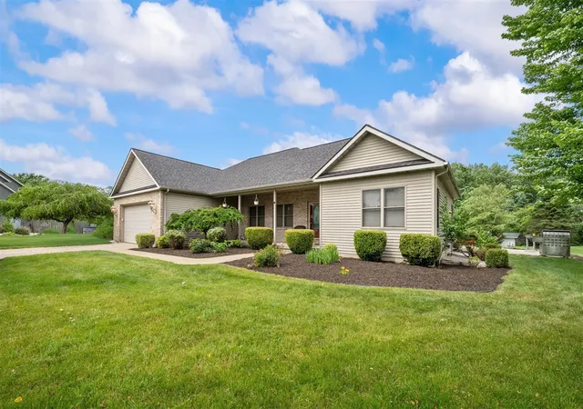 Homes for sale in Saint Joseph, MI | 4823 Pleasant Meadow Cir, Saint Joseph, MI 49085 | MLS# 70538736