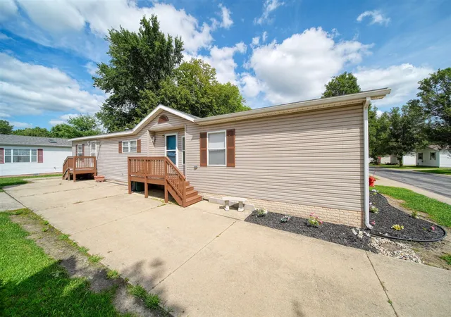 Photo 2 of Single family home for sale at 500 Rio Grande Dr, Adrian, MI 49221 | MLS# 70555262 | Listing updated on 2026-09-01