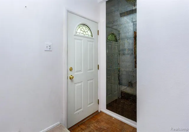 Photo 5 of Single Family Residence at 36271 Suffolk St, Clinton Township, MI 48035 | MLS# 60993270 | | Sold on 2026-06-18
