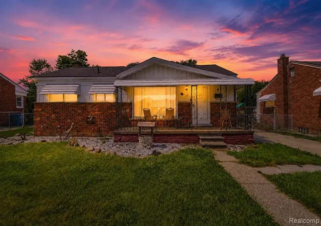 2nd image of 141 Lathers St, Garden City, MI 48135 | MLS# 61019737