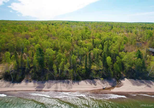 2nd image of 57583 Lakeshore Dr, Calumet, MI 49913 | MLS# 50210235