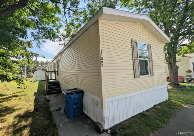 1st image of 17092 Canterbury Cir, Holly, MI 48442 | MLS# 61023084