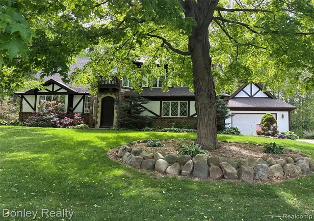 Photo 1 of Single family home for sale at 5163 Burning Tree Rd, Kalamazoo, MI 49009 3804 | MLS# 61023656 | Listing updated on 2026-09-04