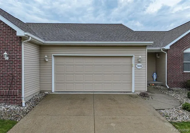 Homes for sale in Flushing, MI | 7039 Rosewood Dr, Flushing, MI 48433 | MLS# 60983709