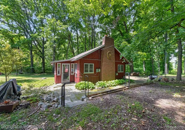 Homes for sale in Gregory, MI | 12200 Hadley Rd, Gregory, MI 48137 | MLS# 61005733