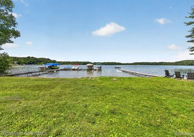 Homes for sale in Gregory, MI | 12200 Hadley Rd, Gregory, MI 48137 | MLS# 61005733