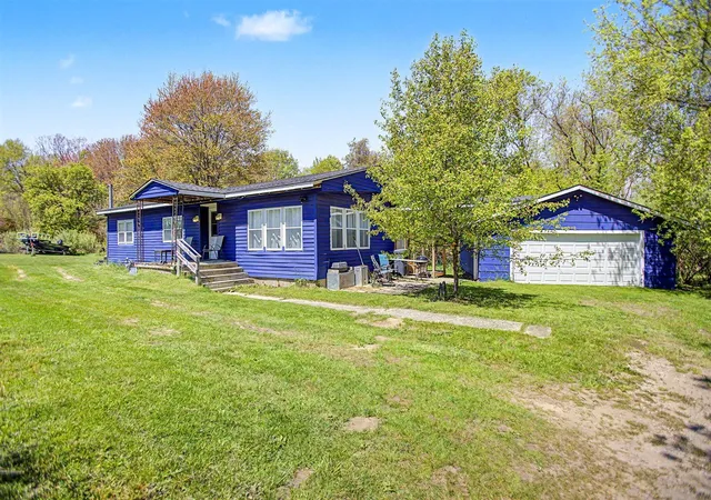 1st image of 7181 E Beach Dr, South Haven, MI 49090 | MLS# 70530682