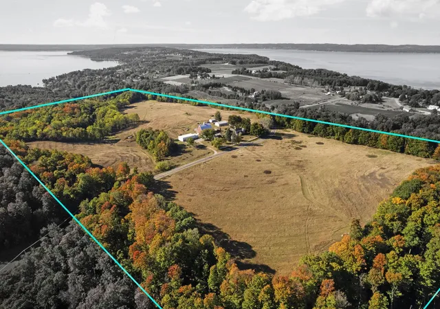 Homes for sale in Traverse City, MI | 1378 Gray Rd, Traverse City, MI 49686 | MLS# 80061500