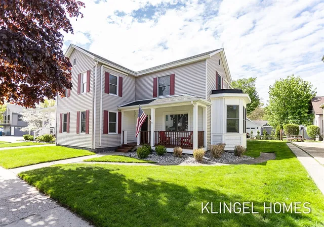 1st image of 308 Franklin St, Grand Haven, MI 49417 | MLS# 70536472