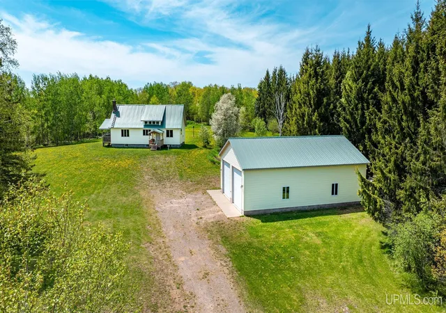 Homes for sale in Hancock, MI | 51795 Pontiac Rd, Hancock, MI 49930 | MLS# 50209975